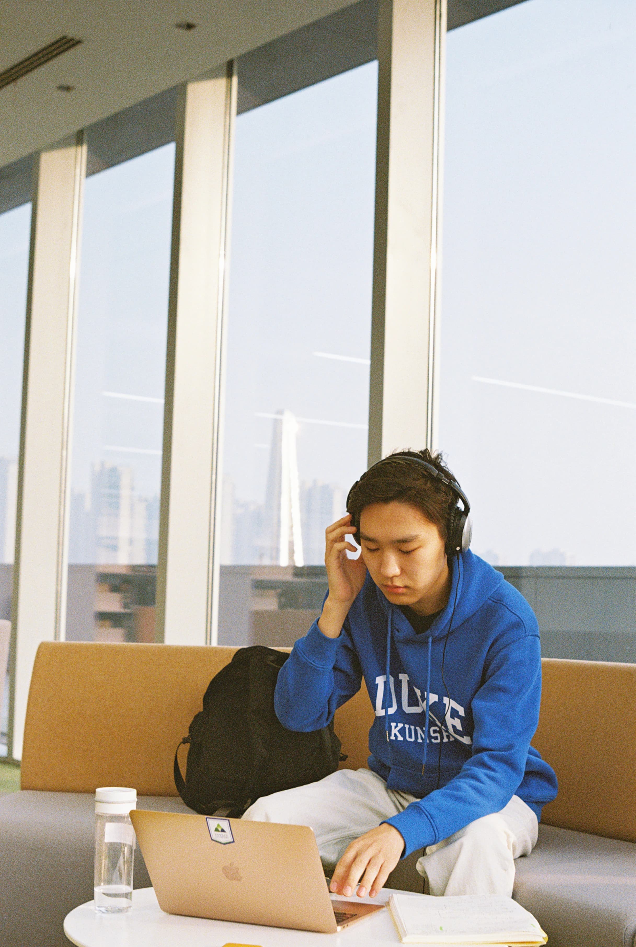 anar-studying