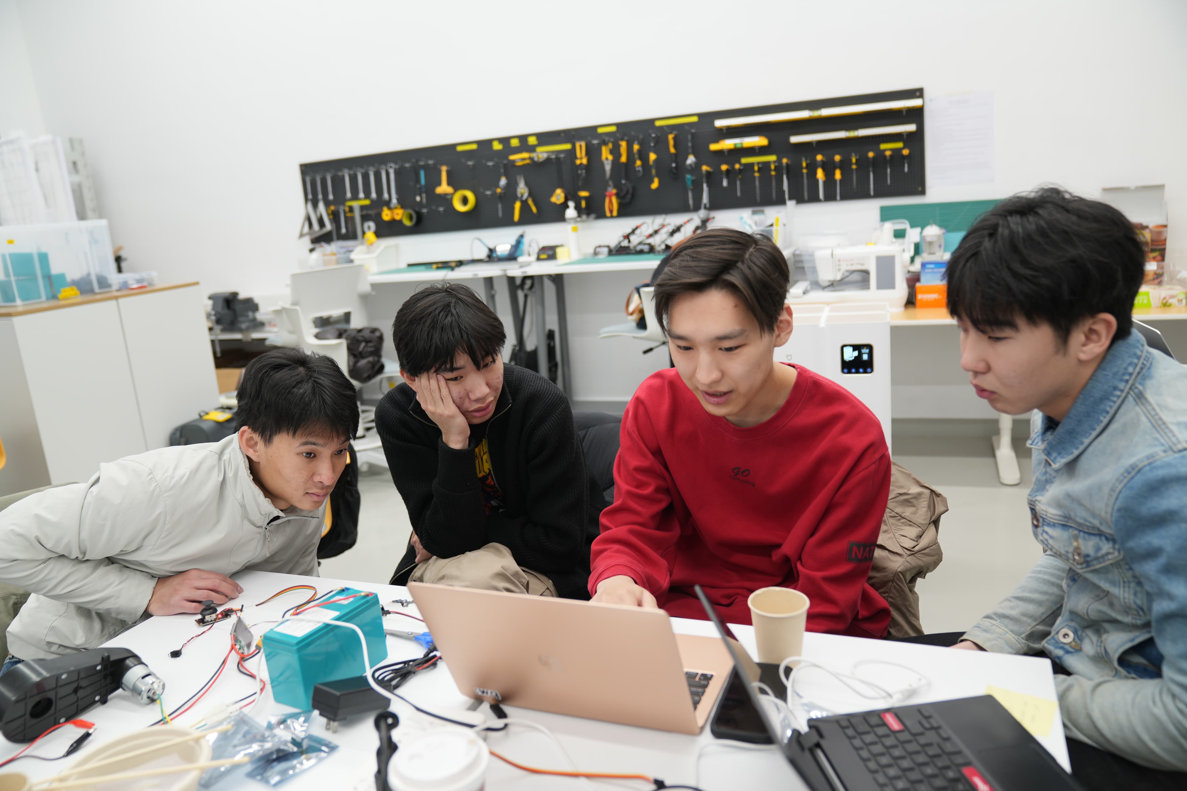 InE: Makers On-Site preview 2